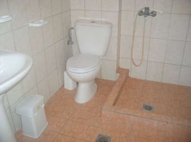 polihrono vila janis beach kupatilo