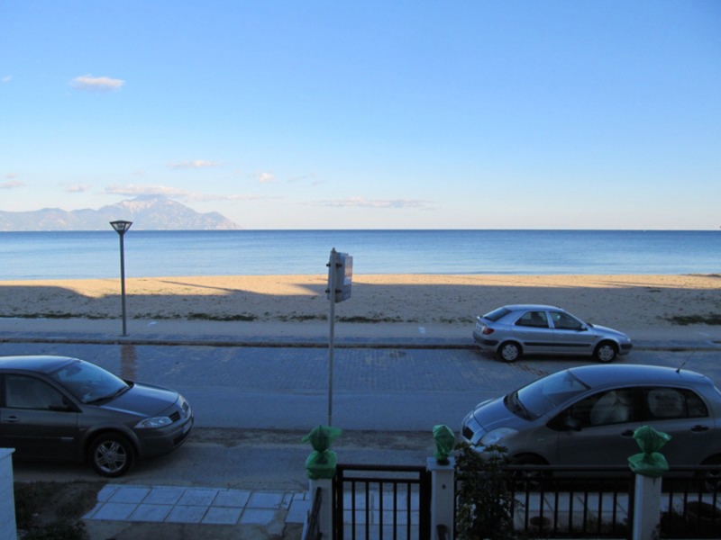 sarti vila elena pogled na plažu