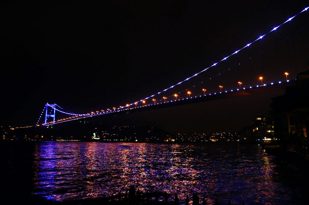 Istanbul Most Noću