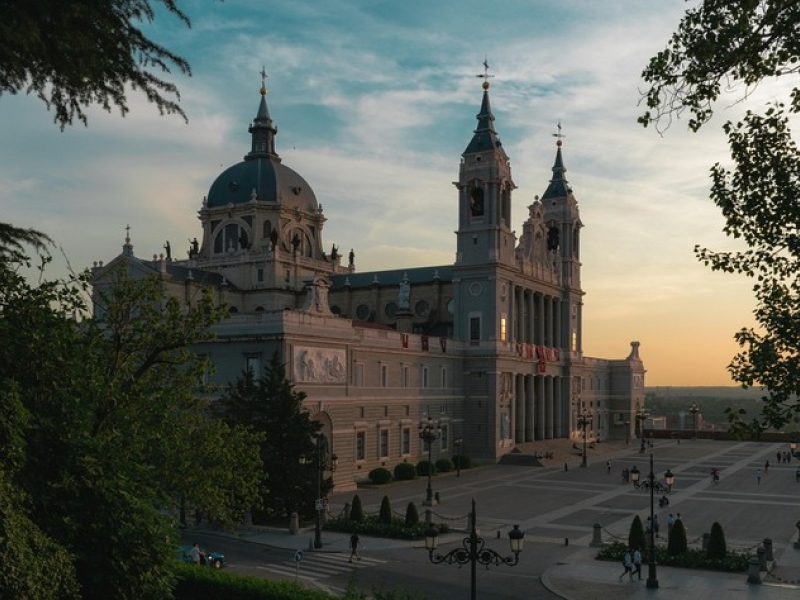 madrid-2713926_1280.jpg