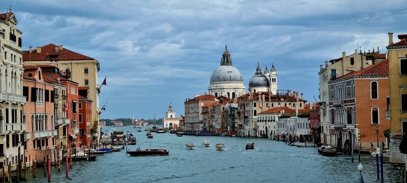 Venecija putovanje Bienale 2025